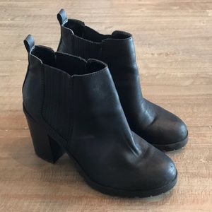 Black Chunky Heeled Boot